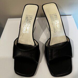 Salvatore Ferragamo-Sandal-Vintage-Black/White-Size 7 (say 8 on shoe)